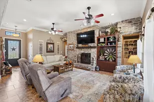 657 Hidden Lakes Blvd, Gunter, TX 75058 - Photo 5