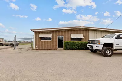 2305 N Main Street, Cleburne, TX 76033 - Photo 3