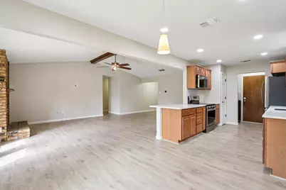 2132 Reverchon Drive, Arlington, TX 76017 - Photo 11