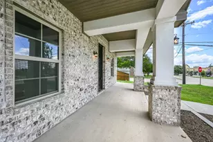 1102 Fort Worth St, Grand Prairie, TX 75050 - Photo 3