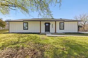 203 Redbird Ct, Cleburne, TX 76058 - Photo 1