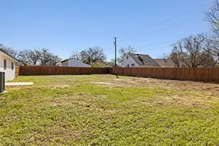203 Redbird Ct, Cleburne, TX 76058 - Photo 27