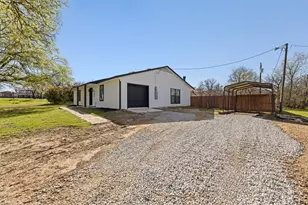 203 Redbird Ct, Cleburne, TX 76058 - Photo 3