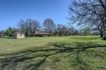 311 N Britton Street, Tom Bean, TX 75489 - Photo 35