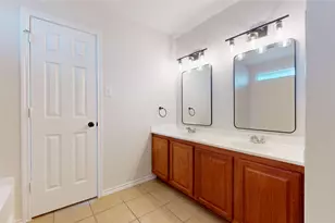 523 Zachum Dr, Arlington, TX 76002 - Photo 21