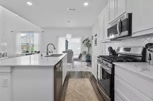 2745 Splendor Ln, Little Elm, TX 75068 - Photo 5