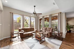 2800 Springbranch Ct, Grapevine, TX 76051 - Photo 15