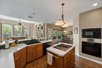 2800 Springbranch Court, Grapevine, TX 76051 - Photo 11