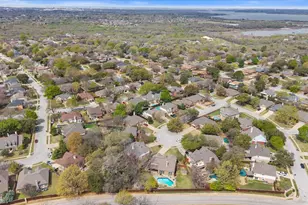 2800 Springbranch Ct, Grapevine, TX 76051 - Photo 5