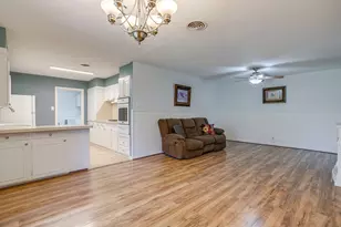 2020 Crestridge St, Stephenville, TX 76401 - Photo 13