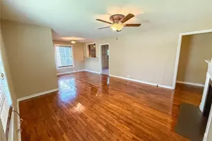 104 Dixon St, Cleburne, TX 76033 - Photo 5