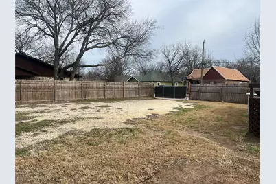 104 Dixon Street, Cleburne, TX 76033 - Photo 33