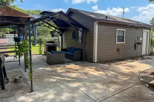 104 Dixon St, Cleburne, TX 76033 - Photo 21