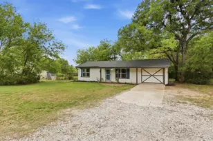 104 Live Oak St, Sanctuary, TX 76020 - Photo 3