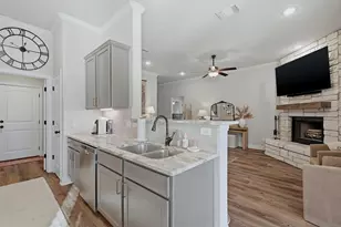 635 Nolan Dr, Sherman, TX 75092 - Photo 9