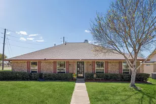 1718 Paxton Dr, Carrollton, TX 75007 - Photo 1