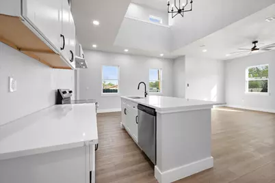 5905 Collins Court, Granbury, TX 76048 - Photo 5