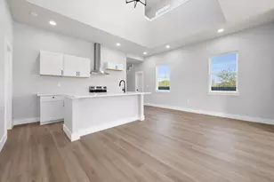 5905 Collins Ct, Granbury, TX 76048 - Photo 7