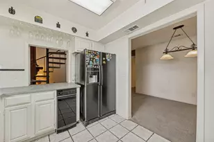 9814 Amberton Pkwy, Dallas, TX 75243 - Photo 9