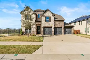 911 Park Vista Dr, Justin, TX 76247 - Photo 1