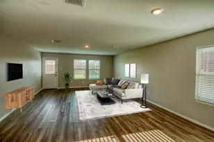 1007 Lady Bird St, Ennis, TX 75119 - Photo 7