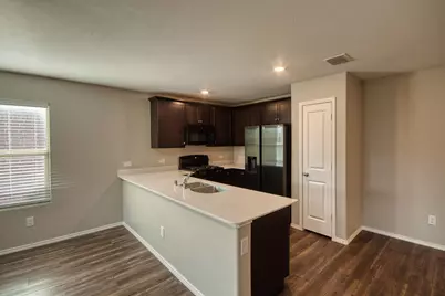 1007 Lady Bird Street, Ennis, TX 75119 - Photo 9