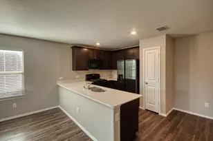 1007 Lady Bird St, Ennis, TX 75119 - Photo 9