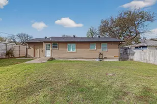 5108 Nadine Dr, Haltom City, TX 76117 - Photo 33