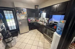 914 Tamara Ln, Grand Prairie, TX 75051 - Photo 3