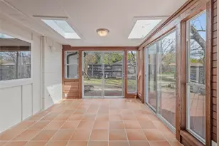 11033 McCree Rd, Dallas, TX 75238 - Photo 21