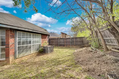 324 Faircrest Drive, Arlington, TX 76018 - Photo 35