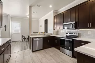 808 E 6th St, Bonham, TX 75418 - Photo 3
