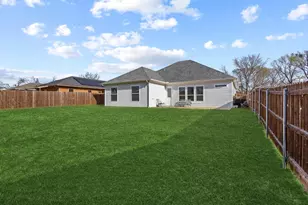 808 E 6th St, Bonham, TX 75418 - Photo 27