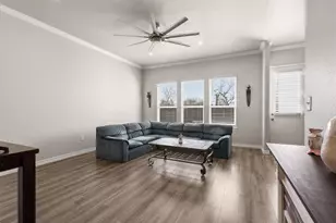 808 E 6th St, Bonham, TX 75418 - Photo 5