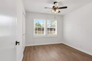 1310 E Lovers Ln, Arlington, TX 76010 - Photo 17