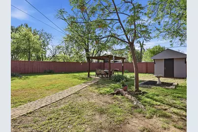 1310 E Lovers Lane, Arlington, TX 76010 - Photo 29