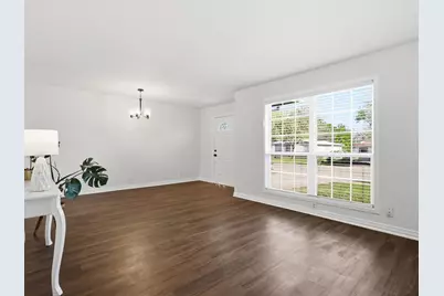 1310 E Lovers Lane, Arlington, TX 76010 - Photo 11