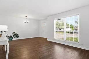 1310 E Lovers Ln, Arlington, TX 76010 - Photo 11