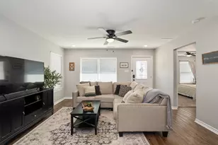 128 Crestwood Dr, Mabank, TX 75156 - Photo 9