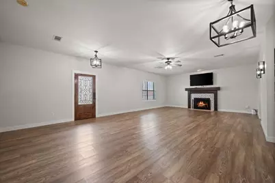 504 N Texas Street, Tioga, TX 76271 - Photo 17