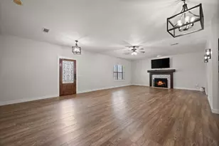 504 N Texas St, Tioga, TX 76271 - Photo 17