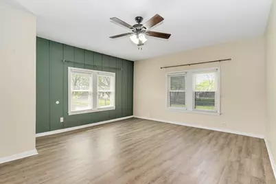 914 Prairie Avenue, Cleburne, TX 76033 - Photo 11