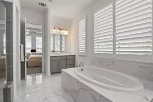 2016 Roundtree Cir E, Fort Worth, TX 76008 - Photo 17