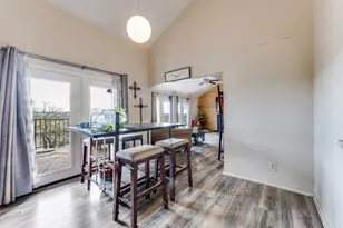 1801 Old Oak Dr, Arlington, TX 76012 - Photo 3