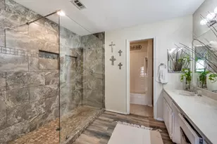 1801 Old Oak Dr, Arlington, TX 76012 - Photo 9