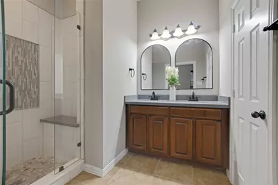 8740 Iron Horse, Irving, TX 75063 - Photo 7