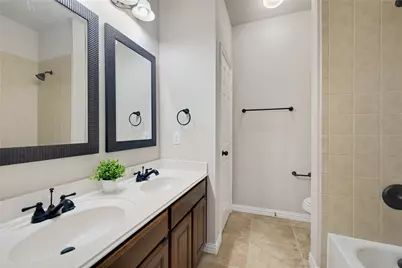 8740 Iron Horse, Irving, TX 75063 - Photo 19