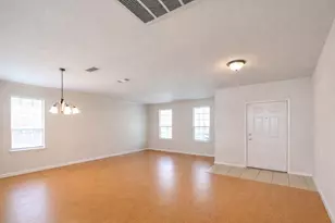 2835 Park Springs Dr, Grand Prairie, TX 75052 - Photo 7