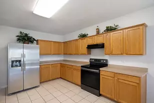 2835 Park Springs Dr, Grand Prairie, TX 75052 - Photo 11