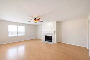 2835 Park Springs Dr, Grand Prairie, TX 75052 - Photo 5